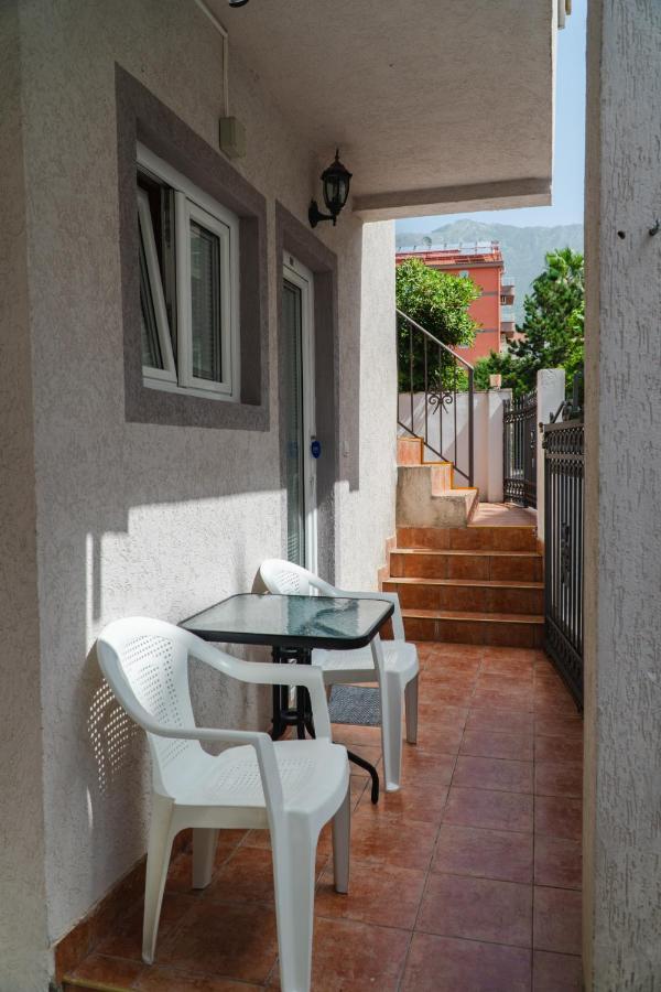 Guest House Buskovic Budva Extérieur photo